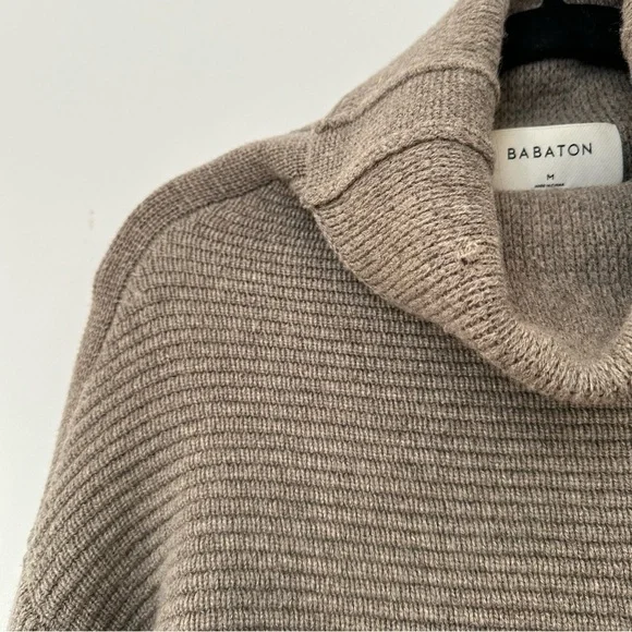 Aritzia Babaton Women’s Mika Sweater Funnel Neck Wool
Cashmere Medium - Picture 5 of 13